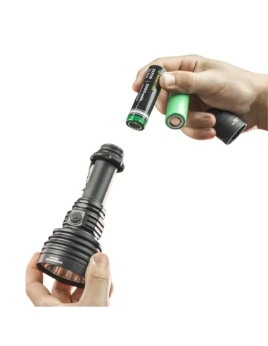 Linterna profesional Armytek Barracuda Pro Max Magnet USB 2800 lúmenes