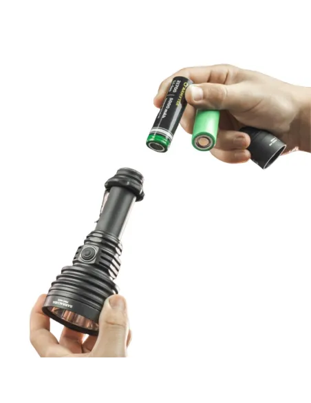 Linterna profesional Armytek Barracuda Pro Max Magnet USB 2800 lúmenes